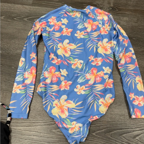 Girls 10/12 bathing suit bundle - Picture 2 of 7